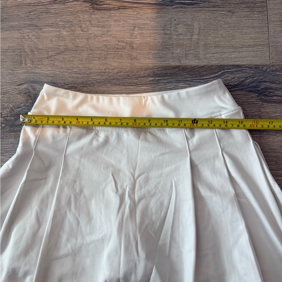 Tommy Bahamas Golf Skirt - Picture 2 of 4